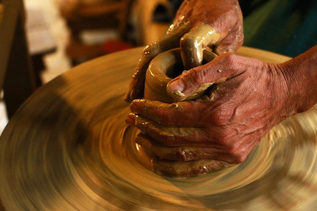 pottery, hands, spinning-1283146.jpg
